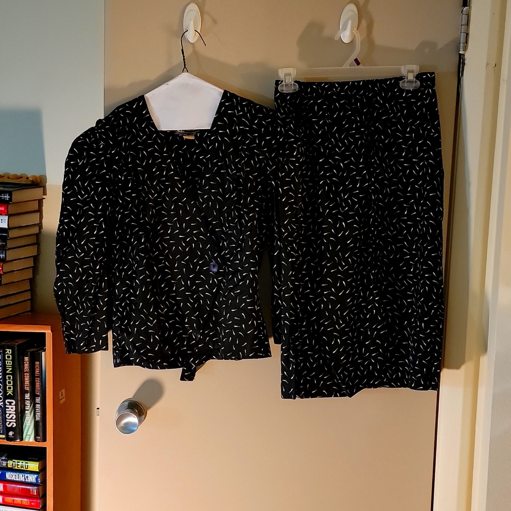 Size 10 - 2 Piece Skirt Set